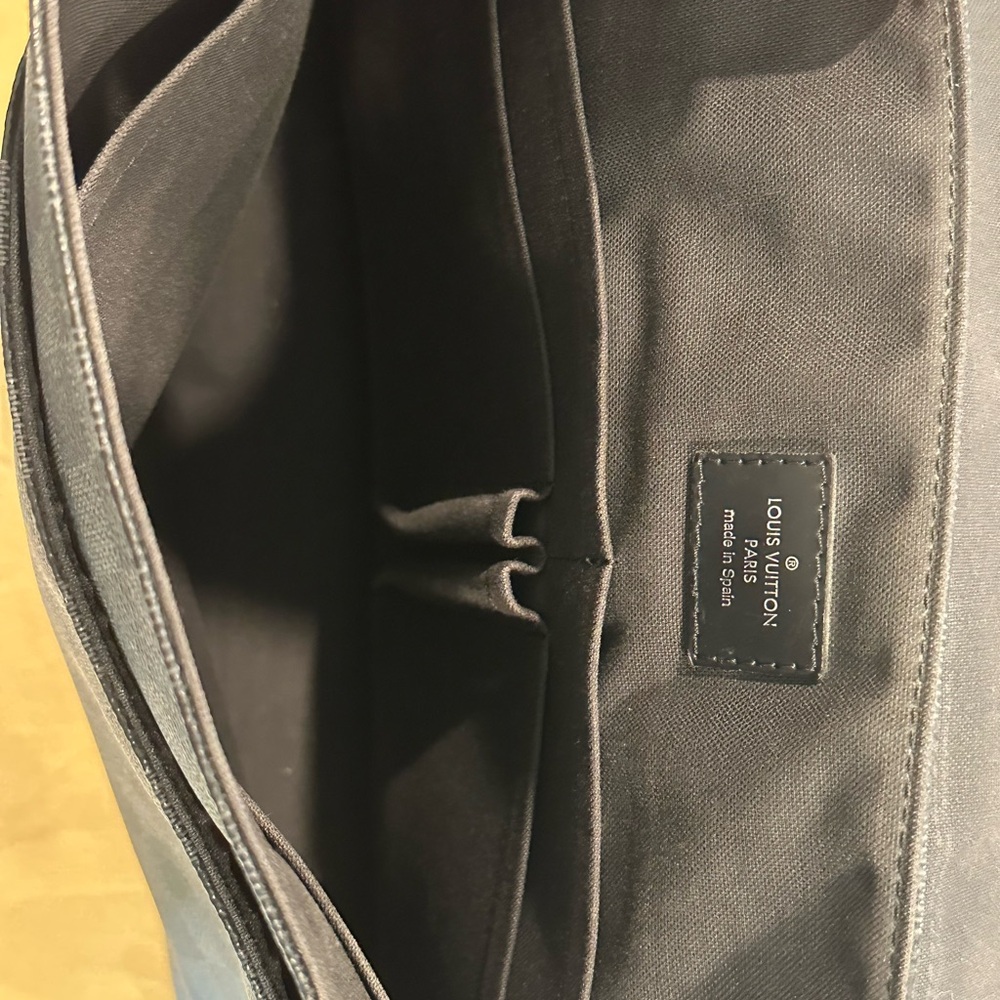 Louis Vuitton Damier District PM Messenger Bag - Picture 11 of 15